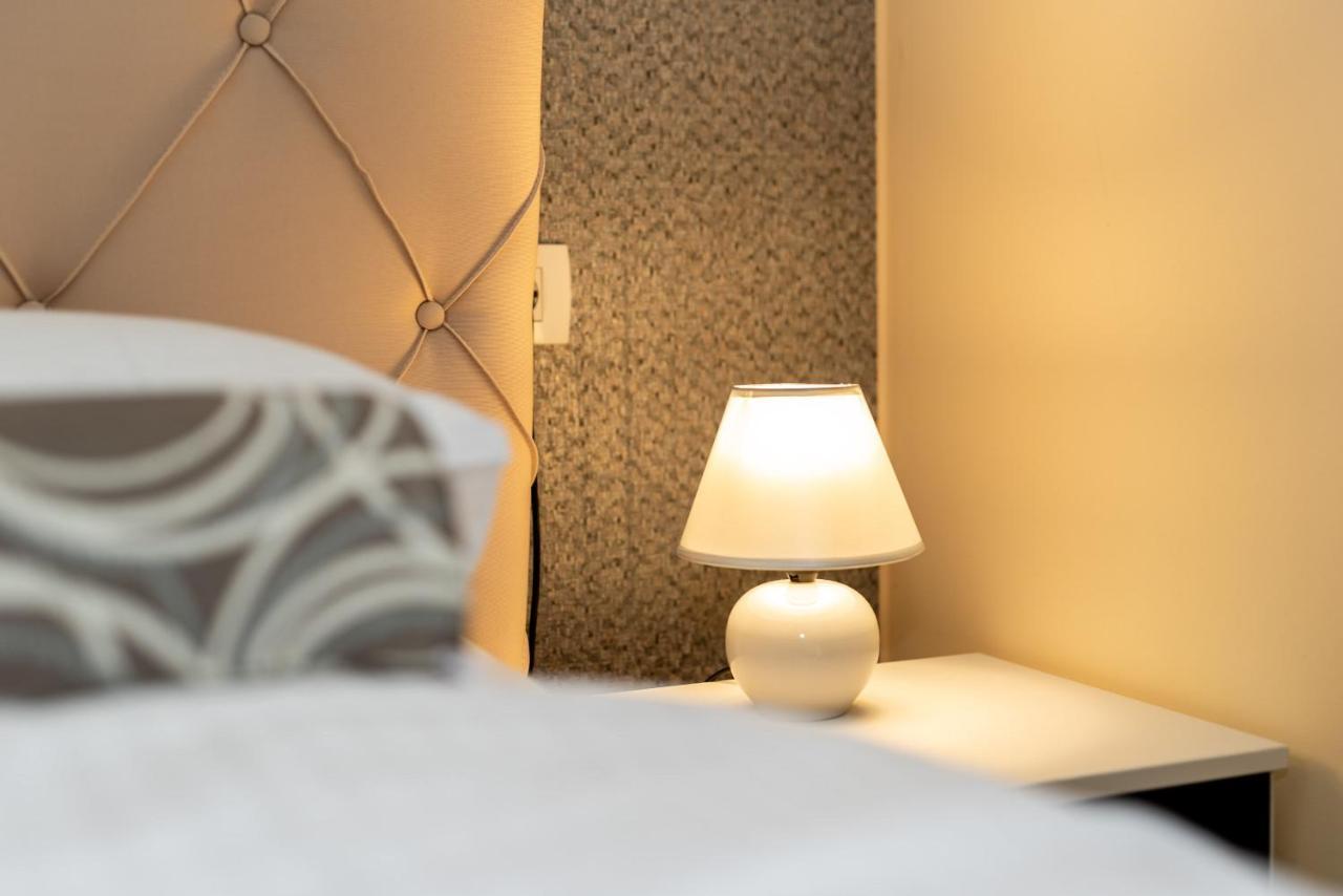 Hotel Tomazici Santalezi Eksteriør billede
