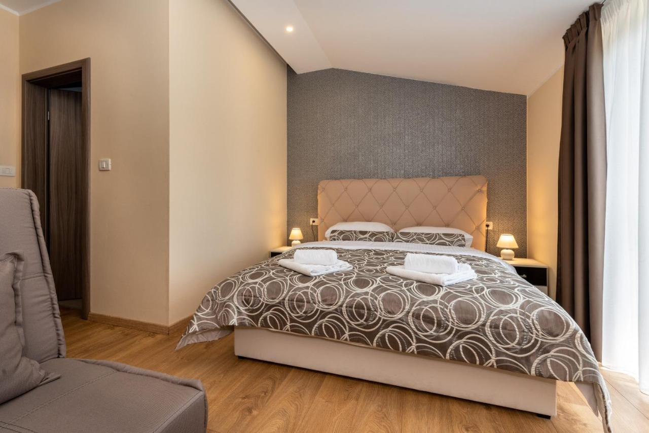 Hotel Tomazici Santalezi Eksteriør billede